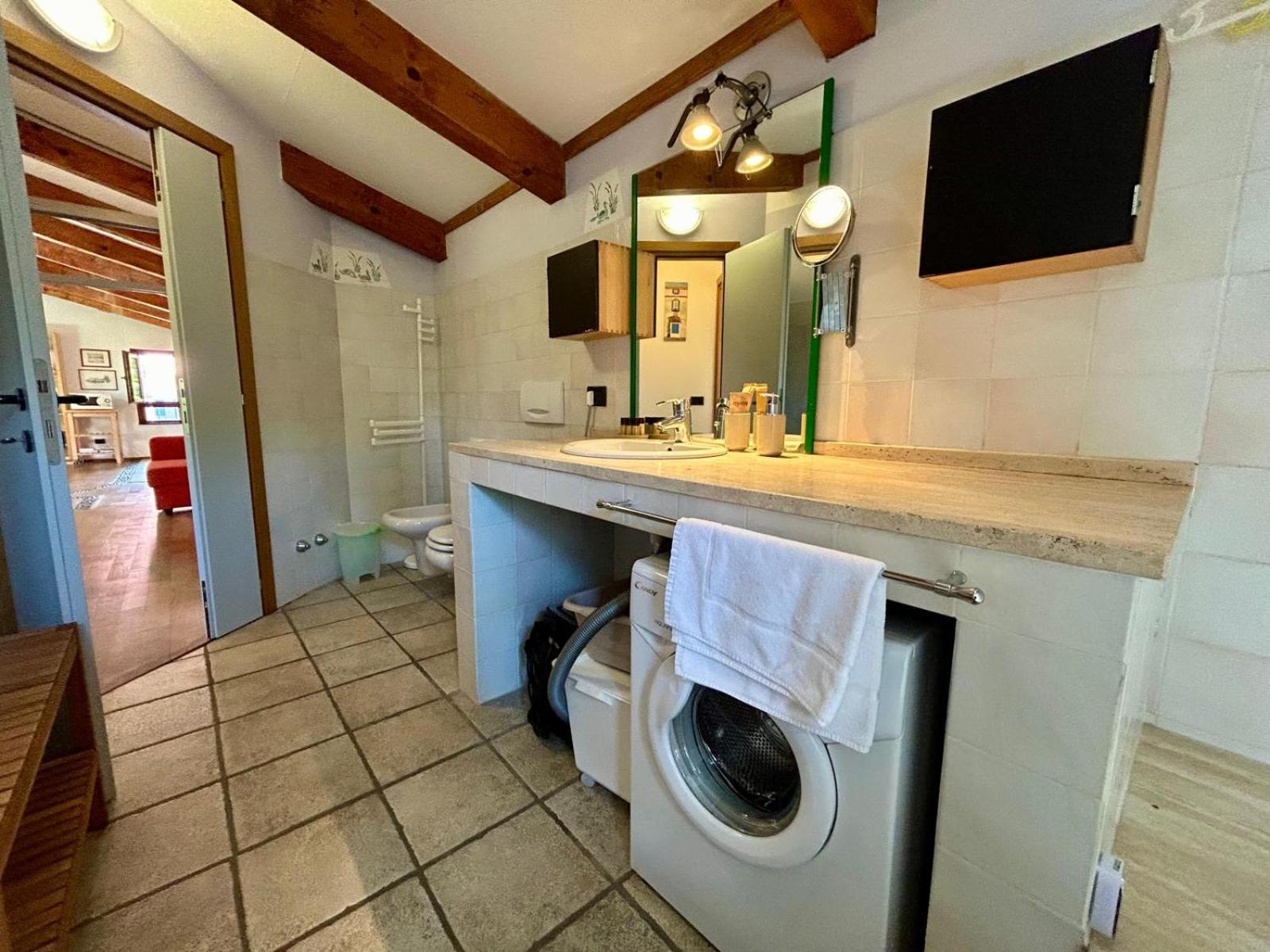 Apartamento Kibilu - Via Cimabue Le Bettole - Centro Citta Varese Exterior foto